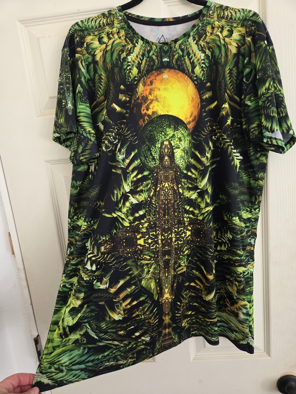 Green Botanical Graphic Tee with Solar Motif - XXL Spring Summer Nightlife Party
